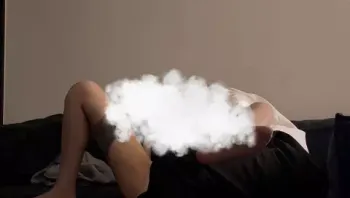 我的枪好长，美女模特，半露脸，沙发上激情，C罩杯美乳大长腿，叫床声让人沉醉