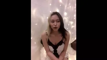 顶级女神【VAVA】_高颜狂野气质御姐私拍露出自慰调教各种风格开放大胆真是佩服这种胆大女神！_户外_露出_wawa_网红