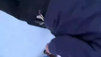 以为只是扎破了，没想到是扎穿了，这种情况下还能淡定拍摄，是个狠人！ 脚疼