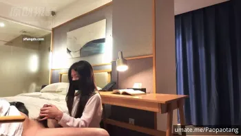 pao泡糖   我和女上司的秘密 被女上司的长腿黑丝摩擦肉棒.MP4