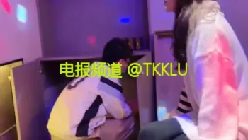 国产反差女王S-随机选择足浴店调教素人小哥哥-洗脚伺候-踩踏踢裆-诱惑舔脚