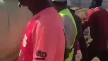 还敢把 老黑 进口回来吗？.MP4