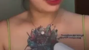 原住民纹身小姐姐 用电蚊拍乳胶片流出