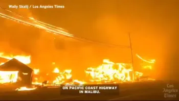 冯小刚这次在洛杉矶大火中，失去了最少两栋豪宅，其中一栋豪宅中的藏品，有很多是宋朝时期的孤品