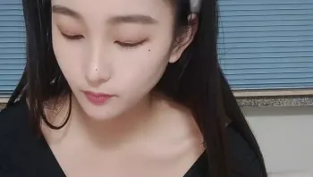 十柒学姐 学妹归来露脸直播，用小嘴伺候大哥鸡巴，让大哥疯狂草嘴表情好骚