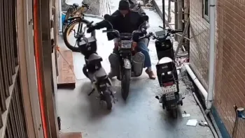 乱停 瞧我这暴脾气.MP4