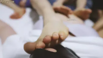 夏芙芷晴黑冰调教恋足男